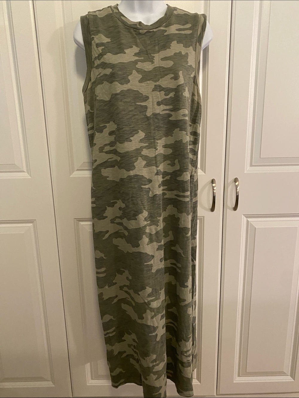 Universal Thread Olive Green Camo Sleeveless Midi Dress